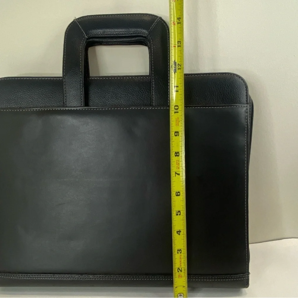 Franklin Covey Black Faux Leather 7 Ring Binder Briefcase Retractable Handles
